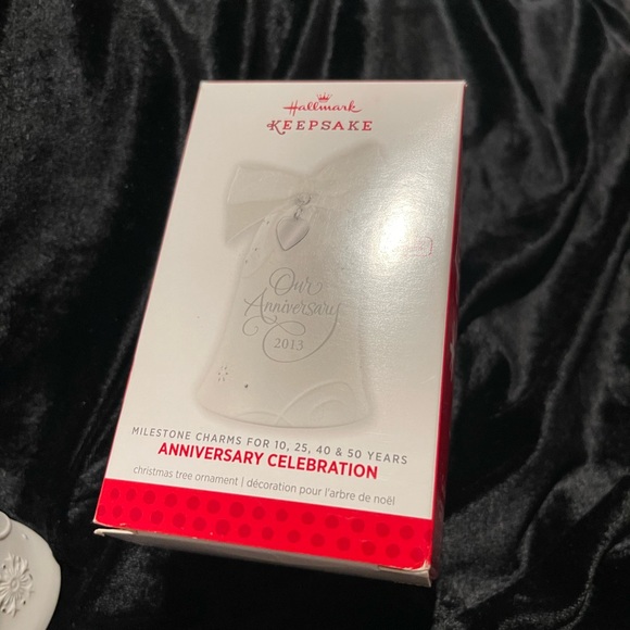 Hallmark Keepsake Anniversary Celebration Ornament 2013 Charm 50 in Original Box - Picture 6 of 9